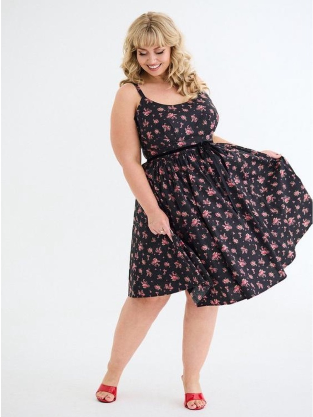 Torrid Retro Chic Belted Swing Dress with Pockets Size 00 Romy Roses Floral NWT